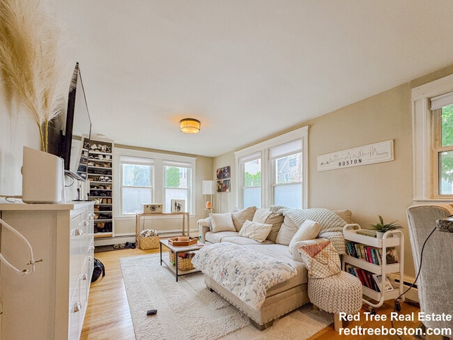 Building Photo - 21 Town Hill St