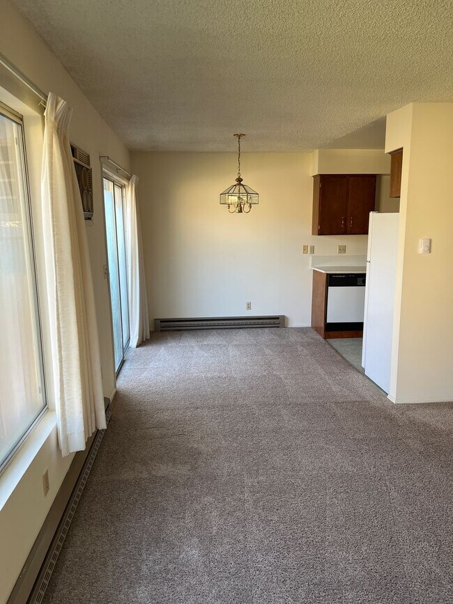 Building Photo - lev107