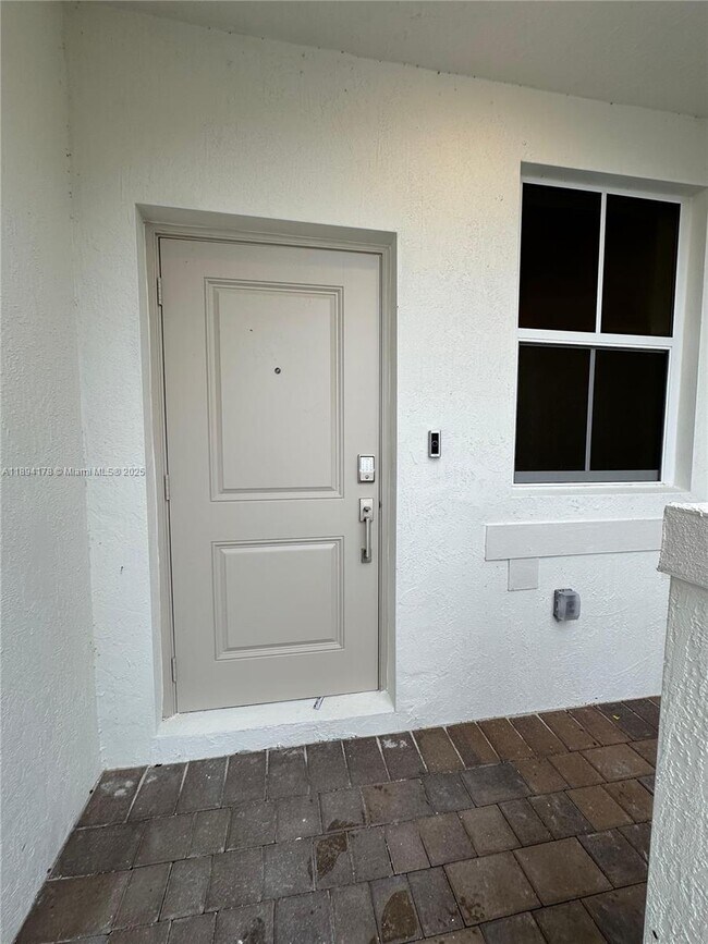 Foto del edificio - 2534 SE 27th Dr