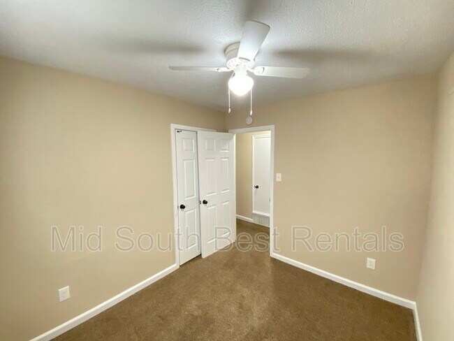 Foto del edificio - 3738 Wolf Trail Dr