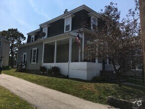 Building Photo - 478 High St