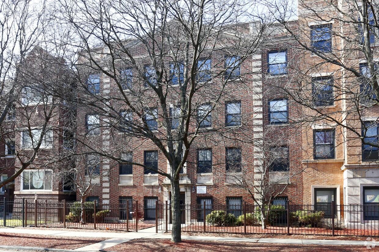 Building Photo - 6800-6812 S Normal Ave
