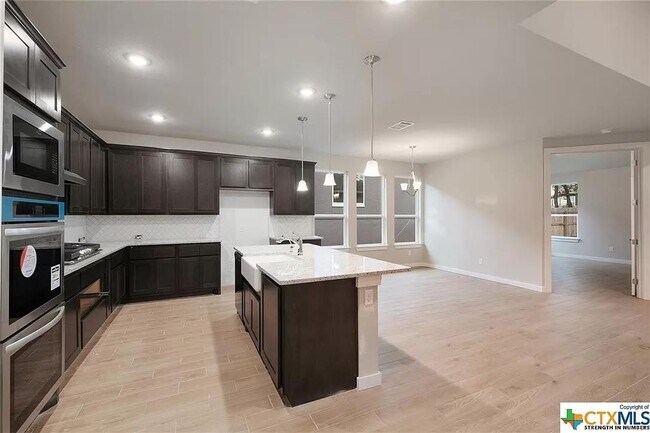 Building Photo - 107 Indigo Bend