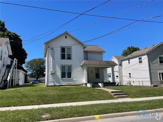 Building Photo - 146 Manville Ave