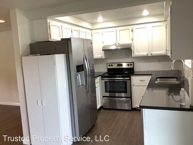 Building Photo - 3 br, 1 bath House - 348 U St