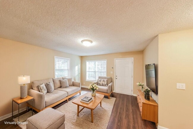 Building Photo - 2512 Circle Dr
