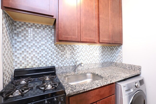 Foto del edificio - 553 W Arlington Pl