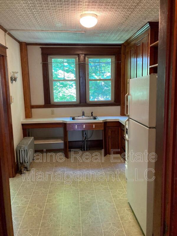 83 Main St, Orono, ME 04473 Condo for Rent in Orono, ME