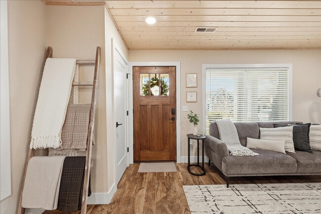 Building Photo - 1434 S Euclid Ave