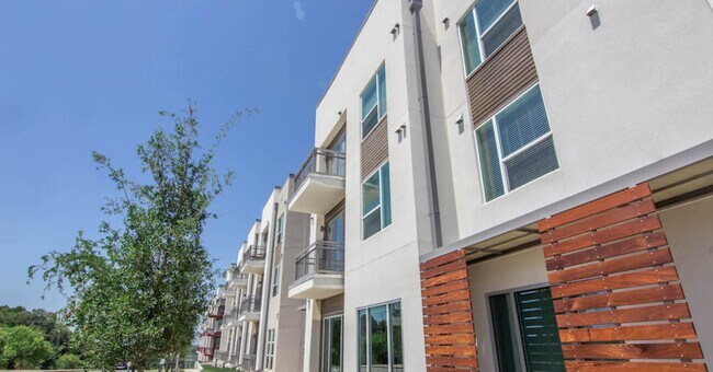 Building Photo - 2501 Walsh Tarlton Ln