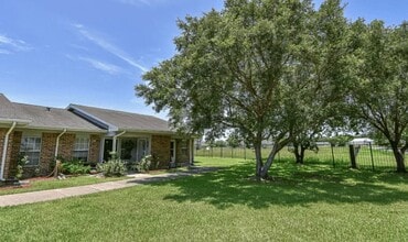 Building Photo - 1800 Avenue H