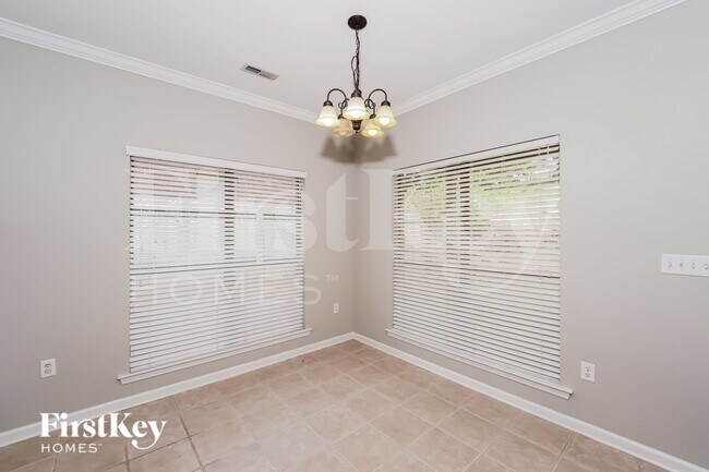 Foto del edificio - 2068 Tudor Ln