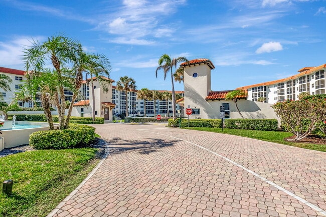 Foto del edificio - 2871 N Ocean Blvd