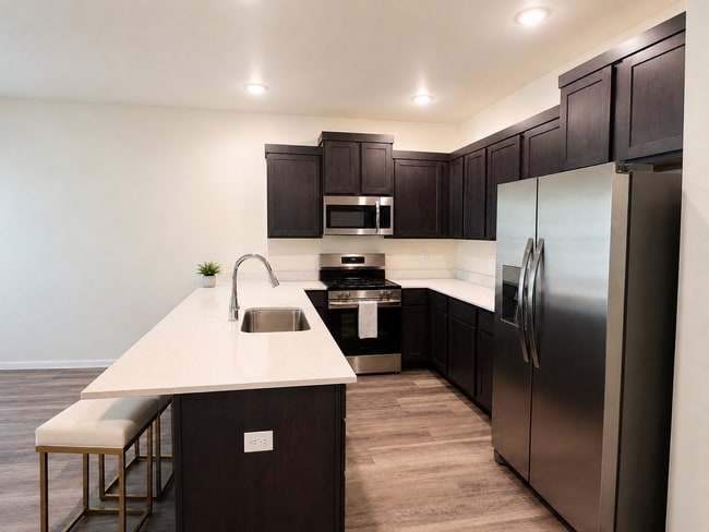 Building Photo - 1011 S Benchmark Ln