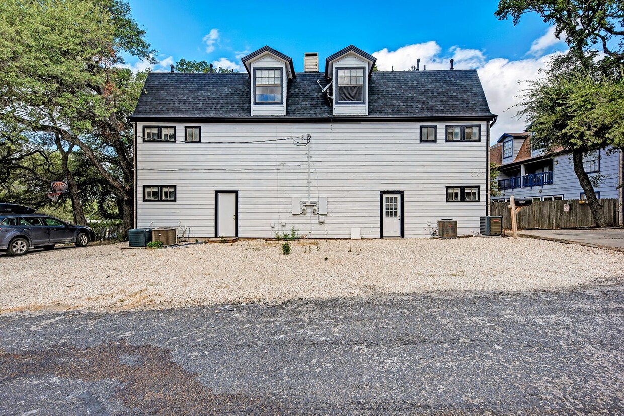 Primary Photo - 3102 Cedar St