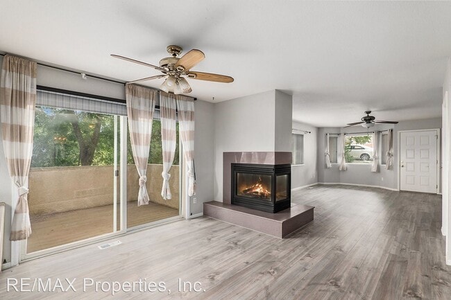 Building Photo - 3 br, 2.5 bath House - 621 Tierra Verde Ct.