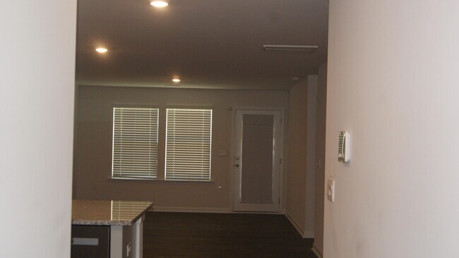 Building Photo - 188 Wall St