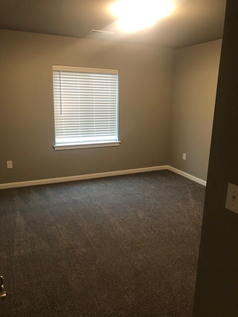 Foto del edificio - 6922 Delaney Ln NE