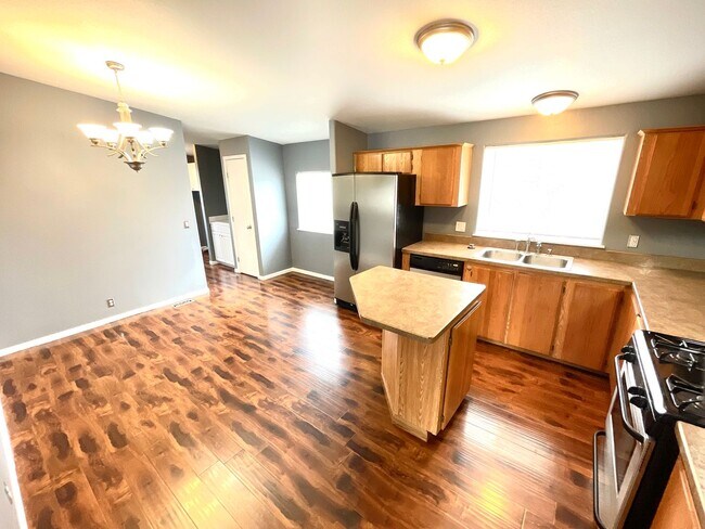 Foto del edificio - 3 Bedroom, 2 Bath