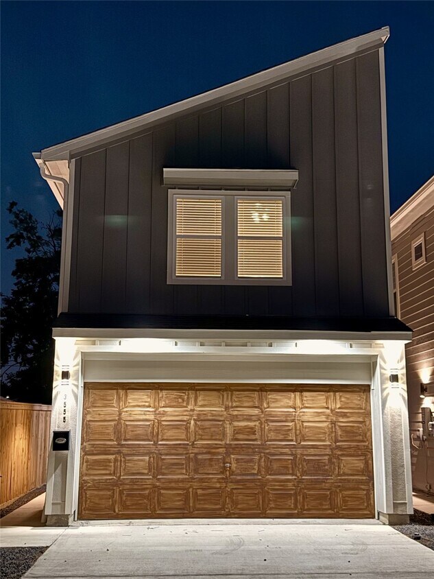 Foto principal - 3555 Noah St