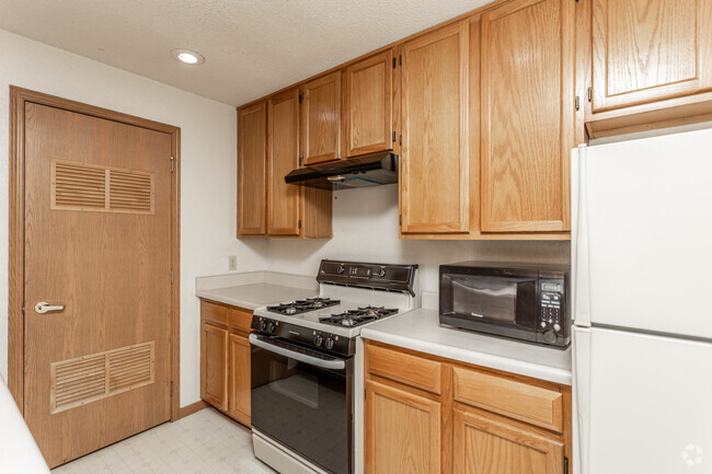 2BR, 1BA - 900 SF - Chetwynd Apartments