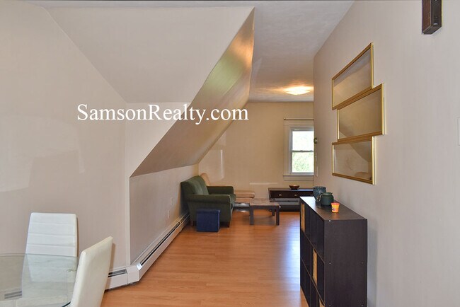 Building Photo - 381 Angell St