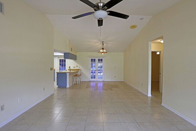 Foto del edificio - North Fort Myers Single Family Home AVAILABLE NOW