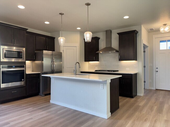 Building Photo - Beautiful New 2 Story Home w/Finished Basement!