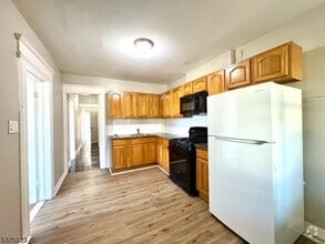 Building Photo - 96 Quitman St