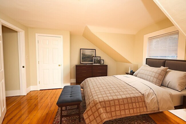 Foto del edificio - 32 Sheppard Ave