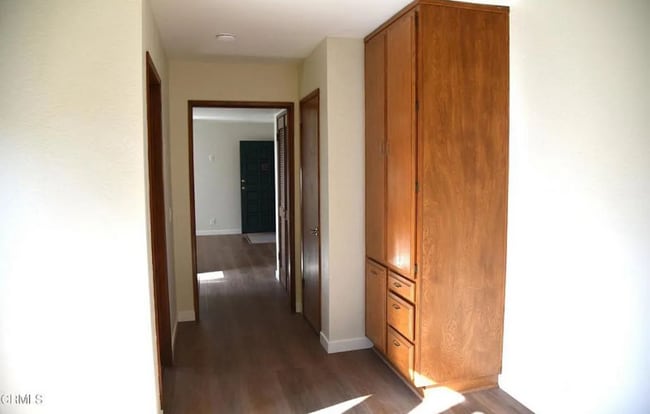 Building Photo - 1521 Vista Del Mar Dr