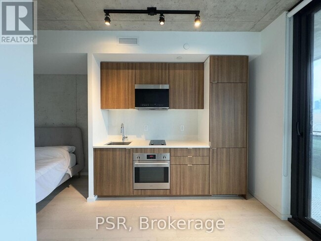 Photo du bâtiment - 21 Lawren Harris Square