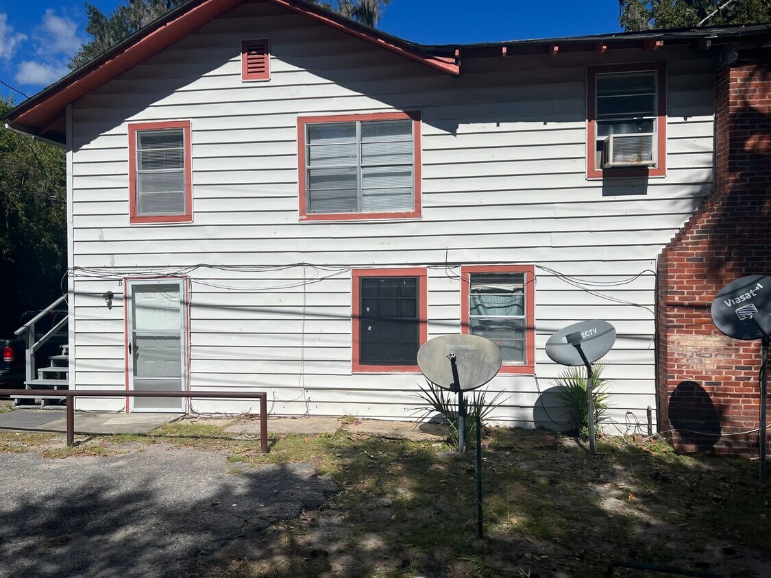 Foto principal - 1801 Goodyear Ave