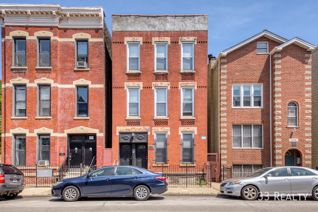 Primary Photo - Beautiful Top Floor 1 bedroom in Noble Square