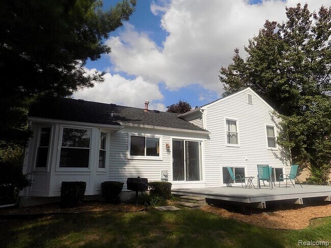 Building Photo - 34904 Bunker Hill Dr