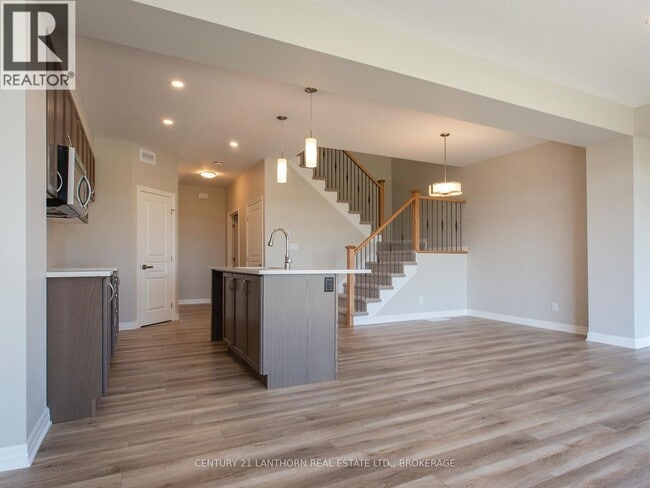 Building Photo - 314 Holden St