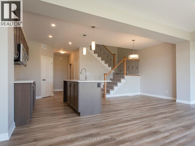 Photo du bâtiment - 314 Holden St