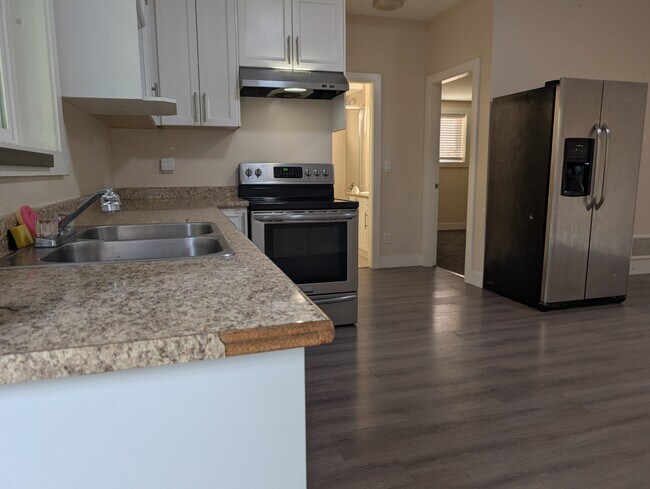 Photo du bâtiment - 7546 Wren St