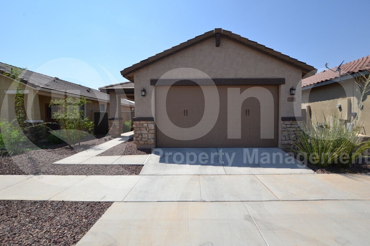 Primary Photo - 13290 N 144th Ln