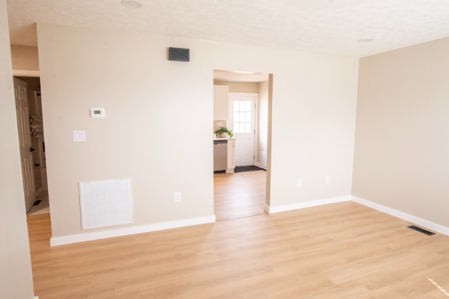 Foto del edificio - 2451 Cecil Ave