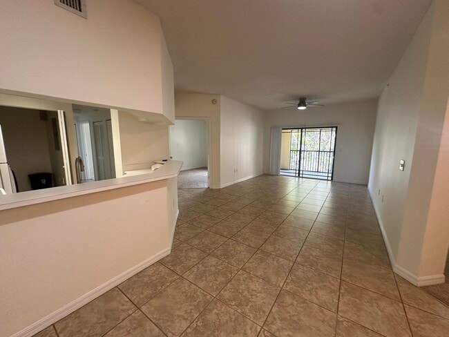 Building Photo - 3020 Alcazar Pl