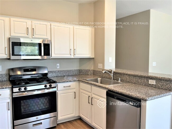 Building Photo - 2992 Scenic Valley Way