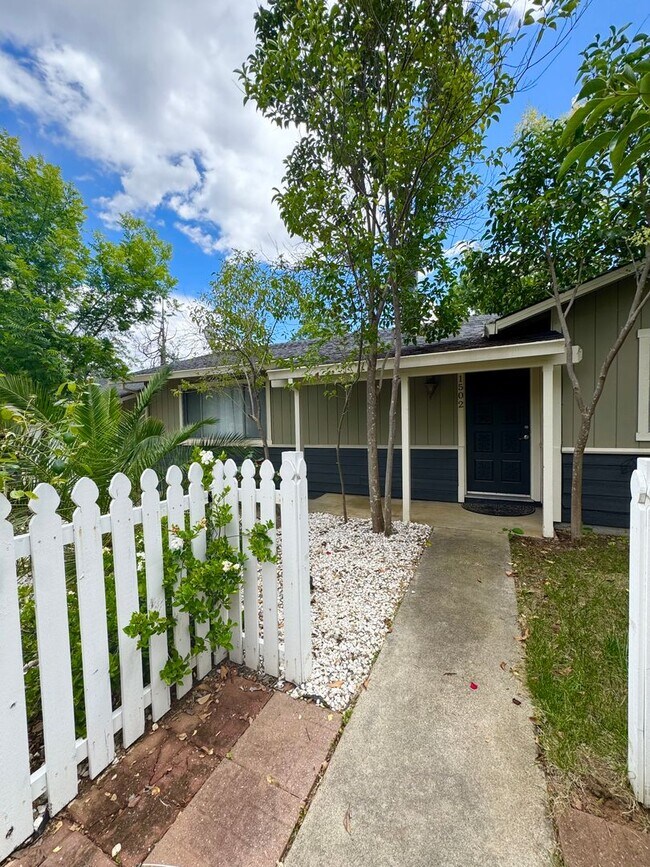 Foto del edificio - Private Renovated Home in Westside Redding