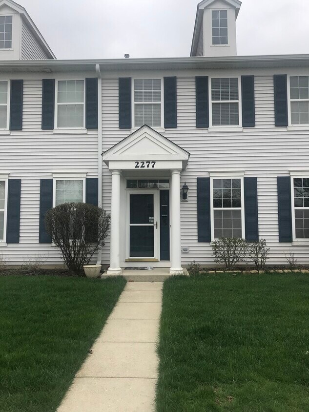 2277 Barrington Dr E, Aurora, IL 60503 Townhome Rentals in Aurora IL