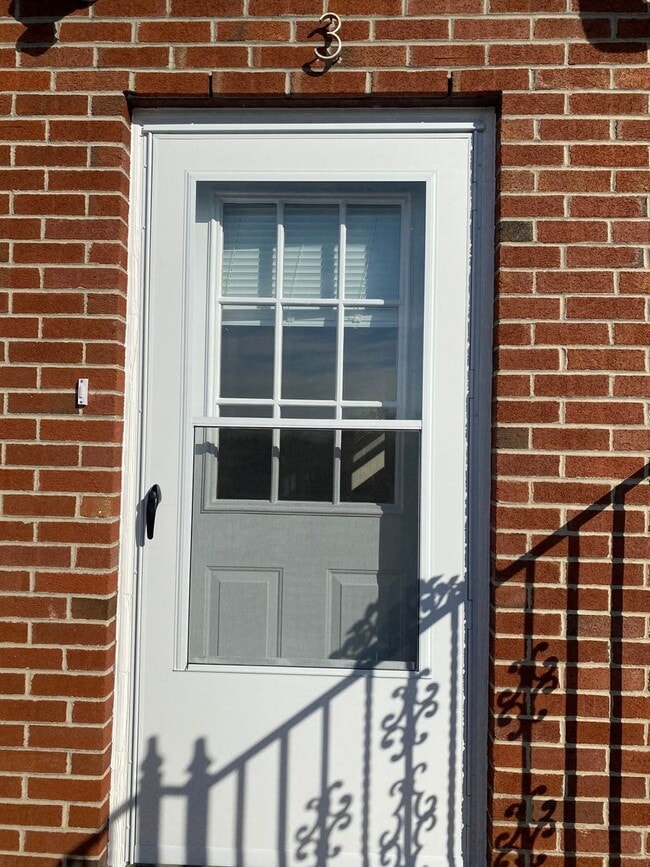 Building Photo - 916 Chester Pike