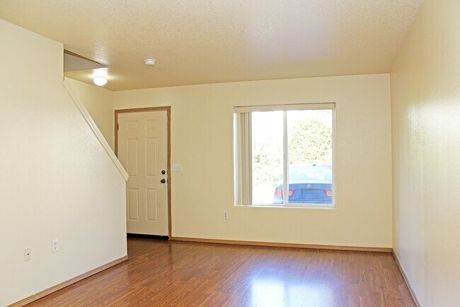 Building Photo - 3548 SE 119th Ave