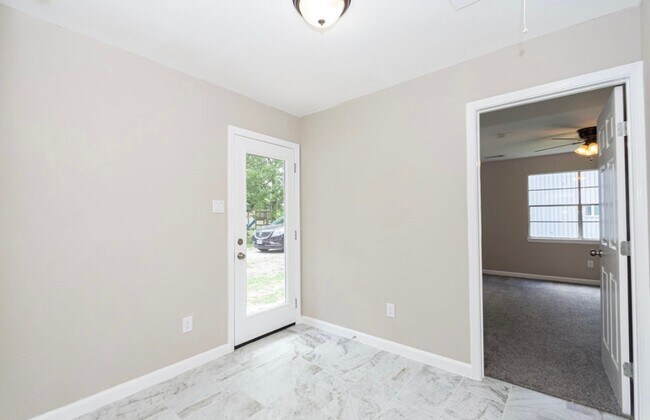 Foto del edificio - 2950 Piper Rd
