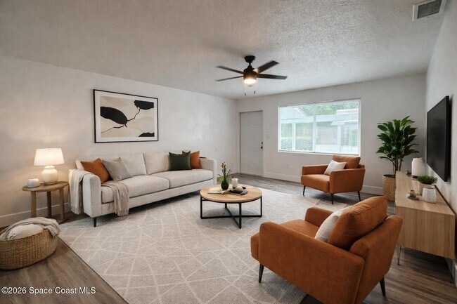 Building Photo - 306 Palm Ave