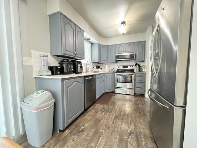 Building Photo - 5658 South Village Circle