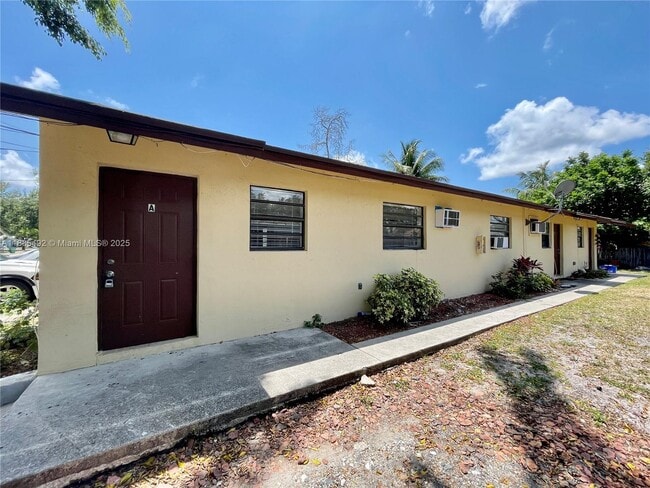 Foto del edificio - 1631 SW 44th Ave
